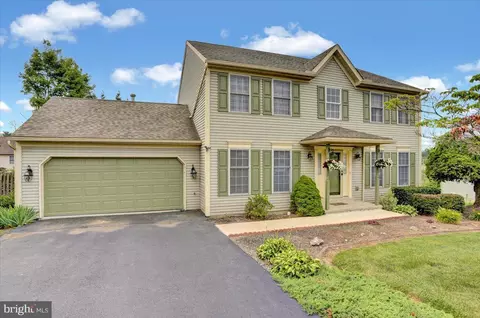 318 Dogwood Ln, Womelsdorf, PA 19567