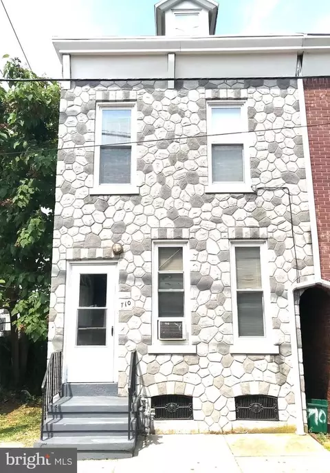 710 Moss St, Reading, PA 19604
