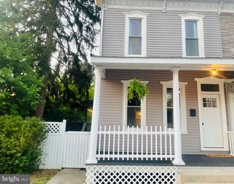 337 W High St, Womelsdorf, PA 19567