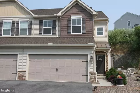 64 Wexford Ct, Morgantown, PA 19543