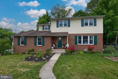 301 Ivy Ln, Douglassville, PA 19518