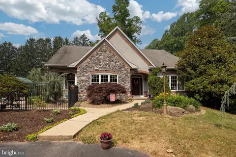 211 W Madison St, Mohnton, PA 19540