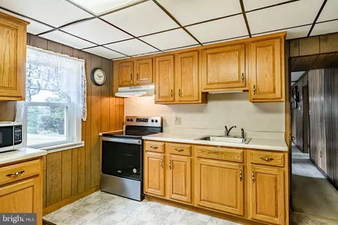 1974 Cedar Top Rd, Reading, PA 19607 photo 6