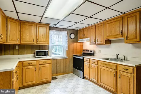 1974 Cedar Top Rd, Reading, PA 19607 photo 5