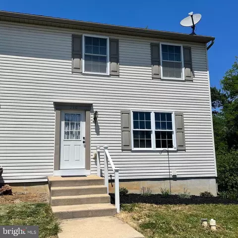 220 White Birch Ln, Blandon, PA 19510