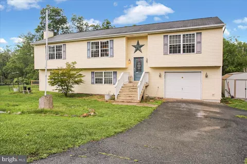 7 Okmed Dr, Reading, PA 19606
