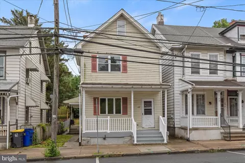 48 E High St, Womelsdorf, PA 19567