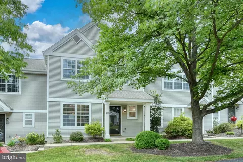122 Laurel Ct, Wyomissing, PA 19610
