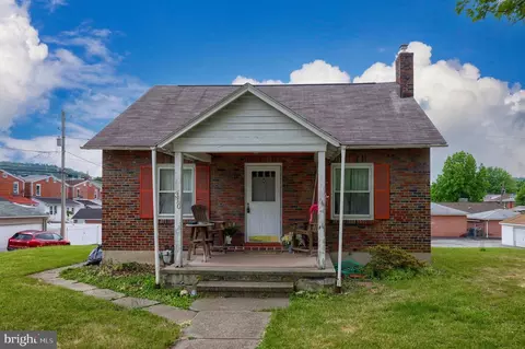 310 Elsie St, Reading, PA 19607 photo 2