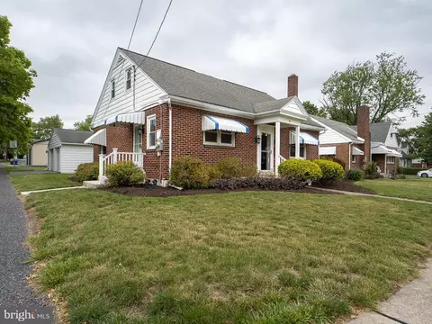 30 N Linden St, Robesonia, PA 19551