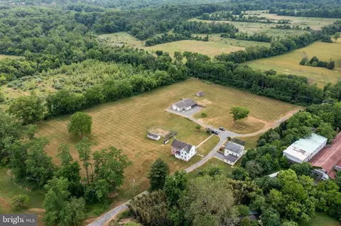 1400 E Main St, Douglassville, PA 19518