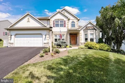 101 Copper Beech Ln, Womelsdorf, PA 19567