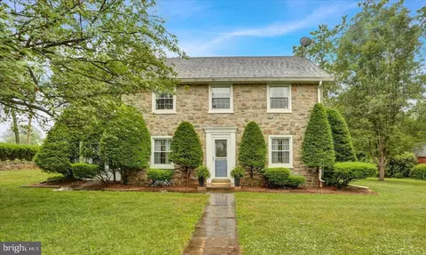 824 Beach St, Reading, PA 19605
