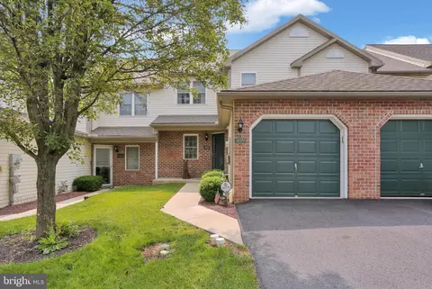 409 Omicron Pl, Wernersville, PA 19565