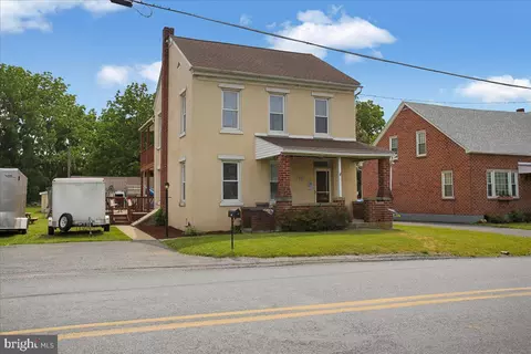 322 Chestnut St, Mertztown, PA 19539