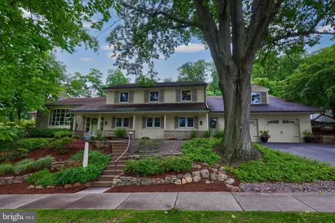 345 Pennsylvania Ave, Shillington, PA 19607 photo 2