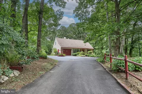 637 Summer Mountain Rd, Bernville, PA 19506