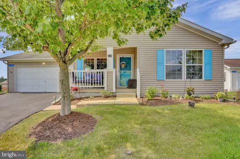 136 Random Rd, Douglassville, PA 19518