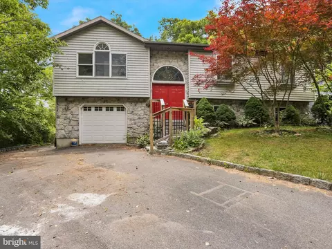 70 Franklin St, Bechtelsville, PA 19505