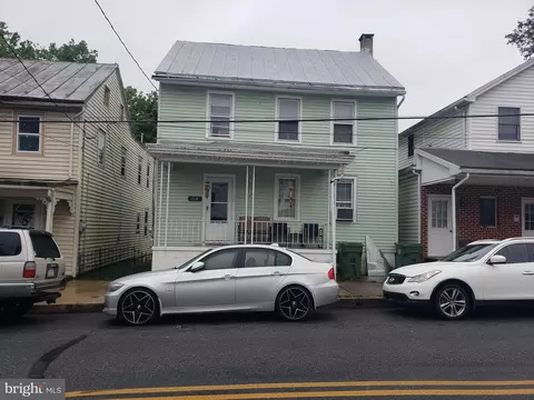 128 N Main St, Bernville, PA 19506