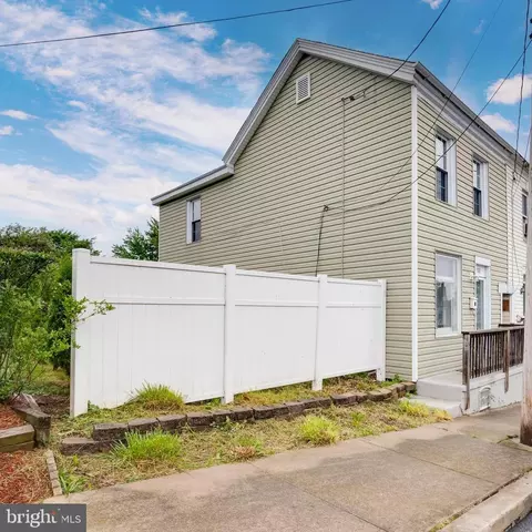 137 W Walnut St, Kutztown, PA 19530
