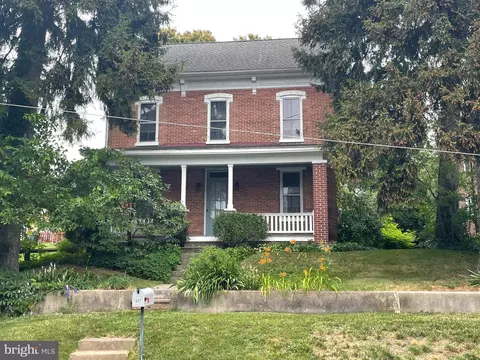 607 Main St, Oley, PA 19547 photo 2