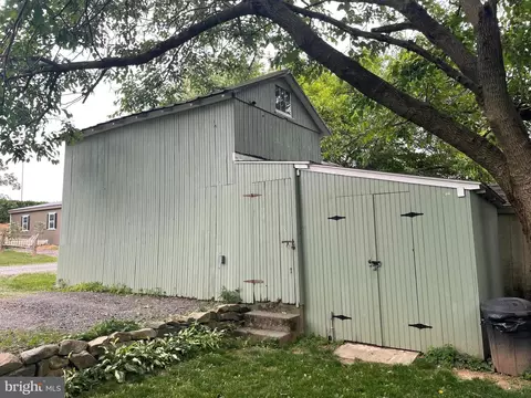 607 Main St, Oley, PA 19547 photo 23