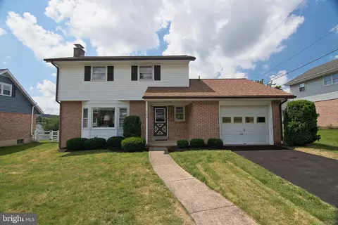 326 Holland St, Shillington, PA 19607