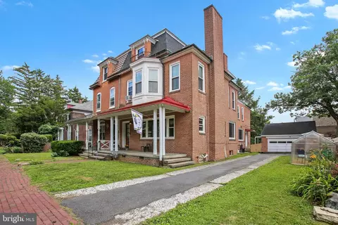 132 Windsor St, Reading, PA 19601
