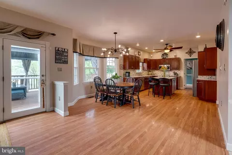 2713 Beacon Dr, Reading, PA 19608 photo 23