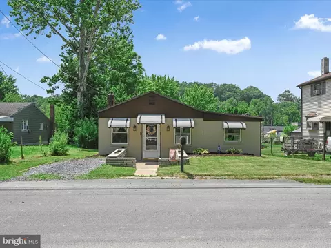 154 N Canal St, Leesport, PA 19533