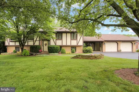 810 Gibraltar Rd, Reading, PA 19606