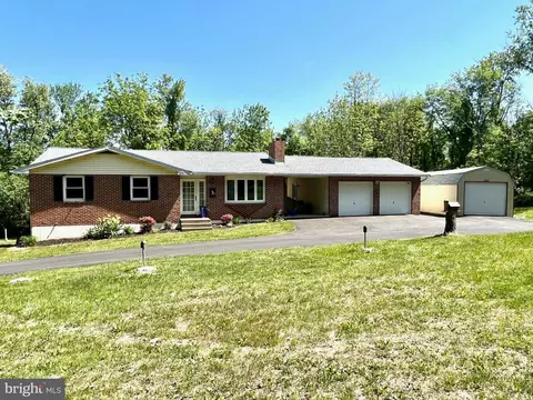 317 Snader Ln, Mohrsville, PA 19541