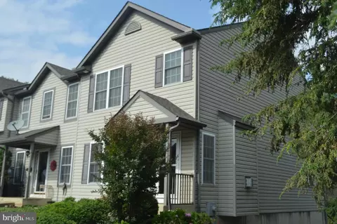 327 Saint Nicholas St, Reading, PA 19607