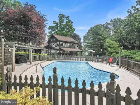60 Bennett St, Bethel, PA 19507