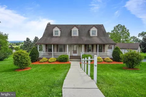 465 Sleepy Hollow Dr, Mohrsville, PA 19541