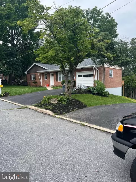 1024 Crestview Ave, Reading, PA 19607 photo 2