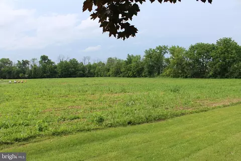 11 Lenhart Rd, Fleetwood, PA 19522