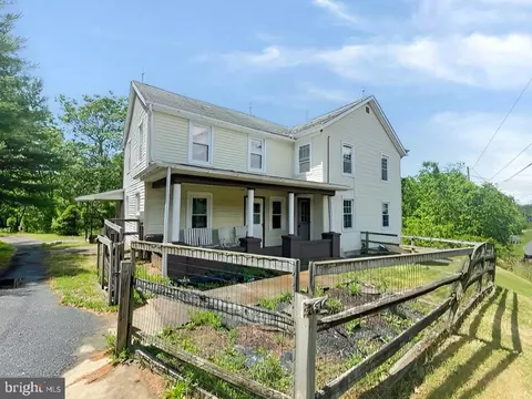 366 Rake Rd, Mohrsville, PA 19541