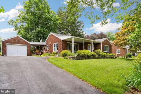 4630 Hillside Rd, Reading, PA 19606