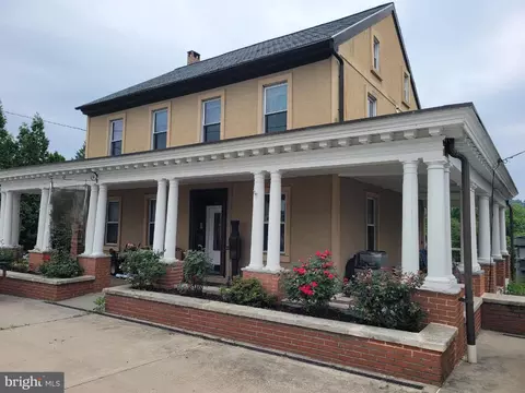 124 N Ctr, Leesport, PA 19533
