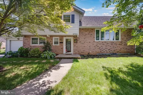 2704 Craig Ave, Reading, PA 19609