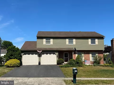 822 Redwood Ave, Wyomissing, PA 19610