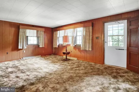 1041 Commonwealth Blvd, Reading, PA 19607 photo 4