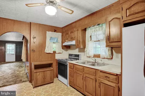 1041 Commonwealth Blvd, Reading, PA 19607 photo 8
