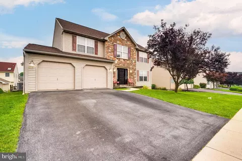 1004 Rosebud St, Reading, PA 19605