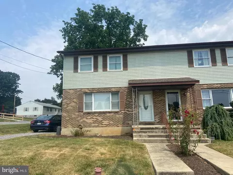 655 Greenway Tc, Reading, PA 19607