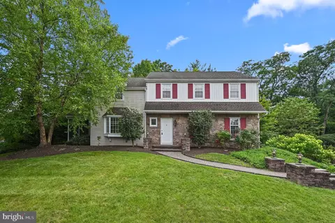 8 Estates Dr, Reading, PA 19606