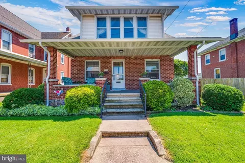 204 E Noble Ave, Shoemakersville, PA 19555