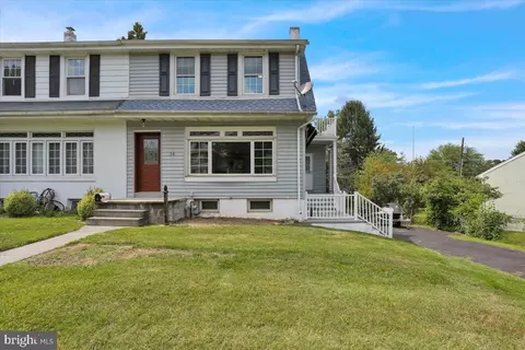 14 Woodland Rd, Reading, PA 19610